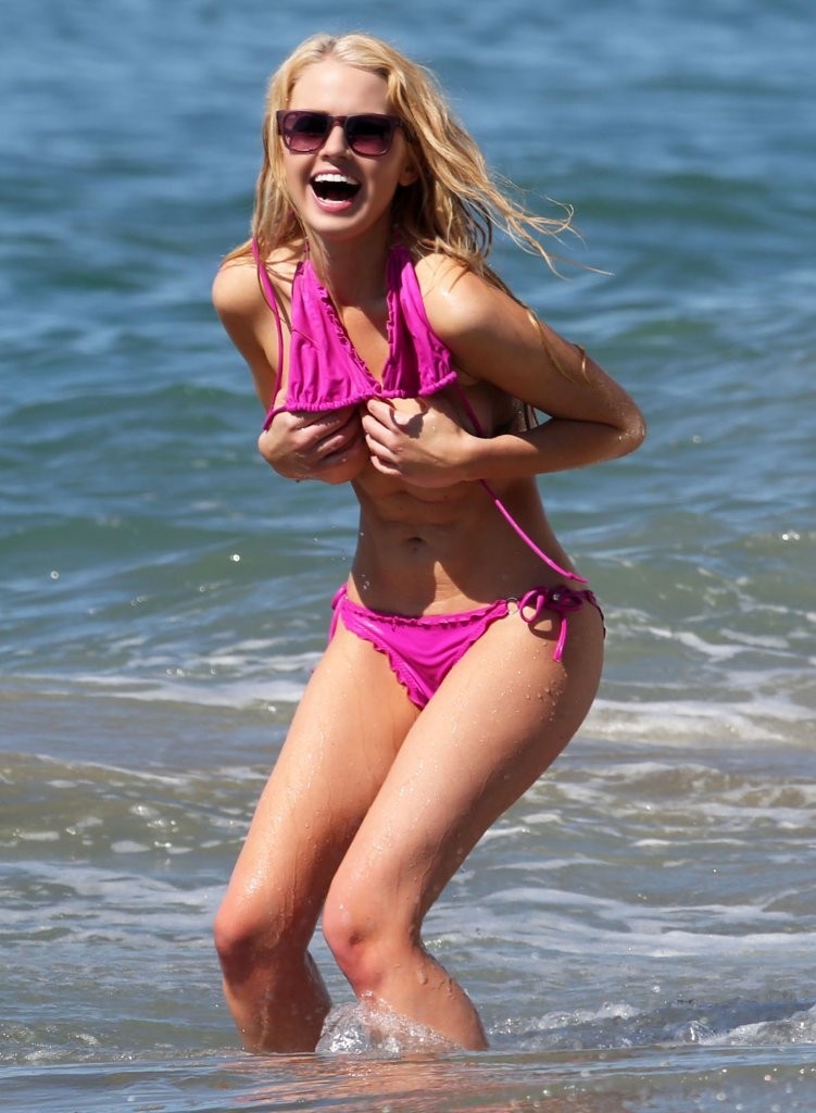 anna-sophia-berglund-pink-bikini-photoshoot-for-138-water-4
