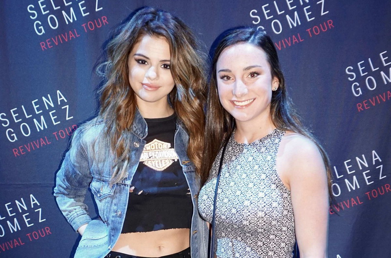 Selena Gomez Possible Nip Slip At Her Revival Tour Meet And Greet.