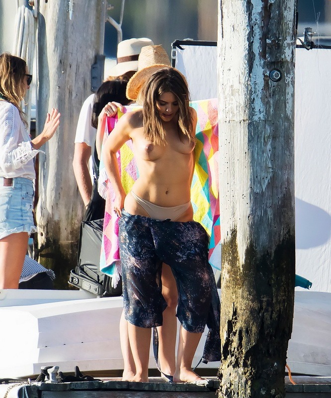 olympia-valance-topless-candids-in-sydney-20
