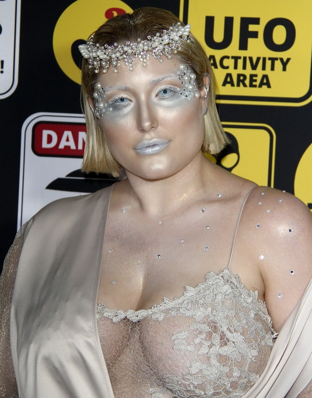 hayley-hasselhoff-see-through-to-nipples-at-just-jared-halloween-party-01