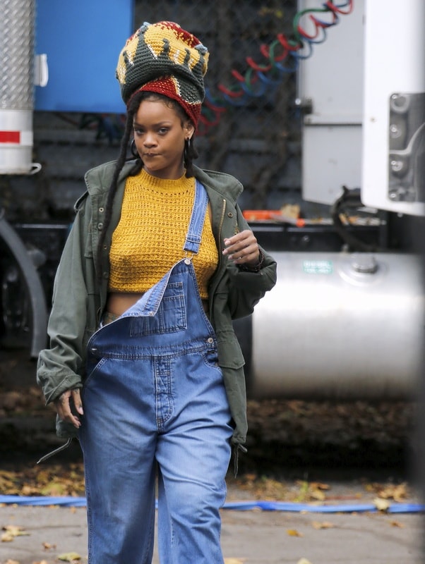 rihanna-hard-nipples-on-the-set-of-ocean-s-eight-in-ny-01